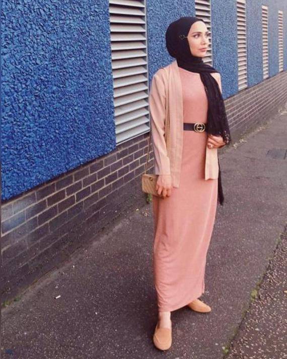 Instagram.com/amenakhan